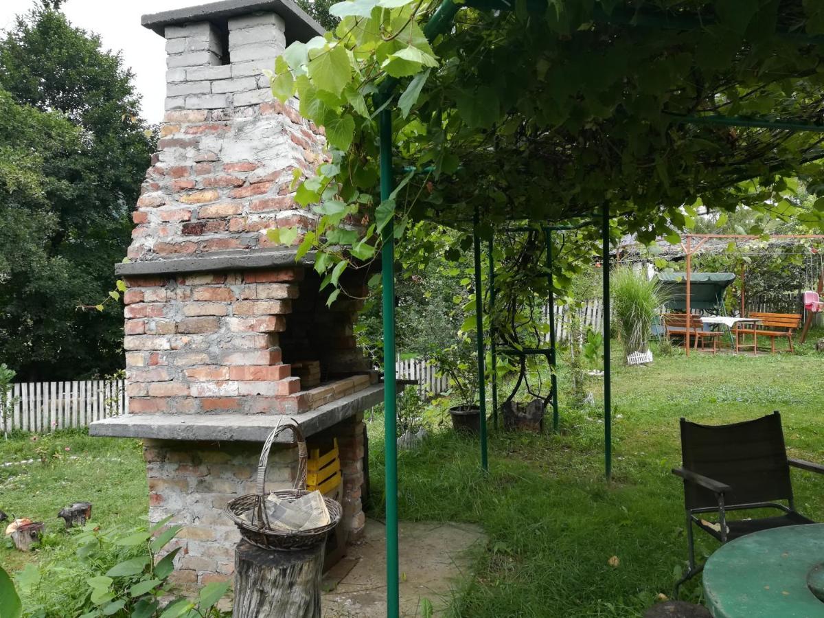 Cottage Forest Stream Visoko Εξωτερικό φωτογραφία